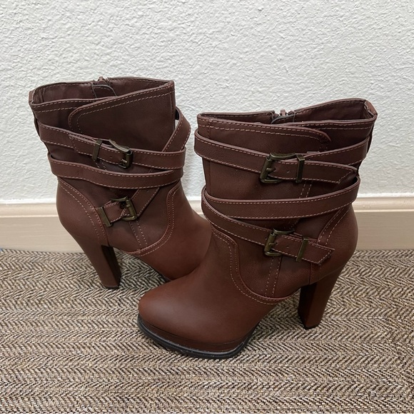 Madden Girl Shoes - Madden Girl Size 6.5: Brown Mid Heeled Boots with Buckle Straps